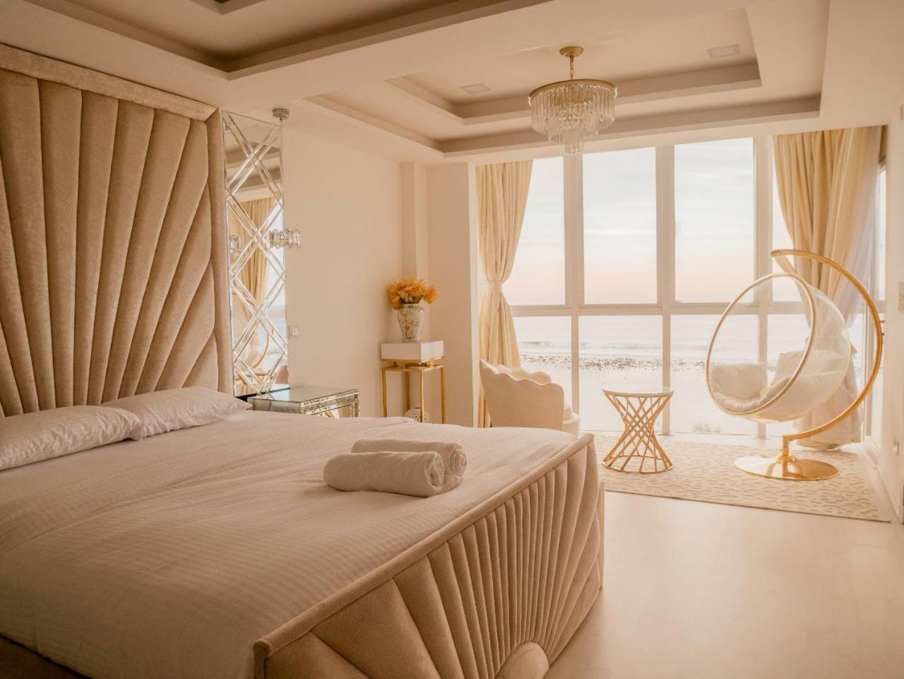 מאלה Beachfront Seaview Apartment מראה חיצוני תמונה