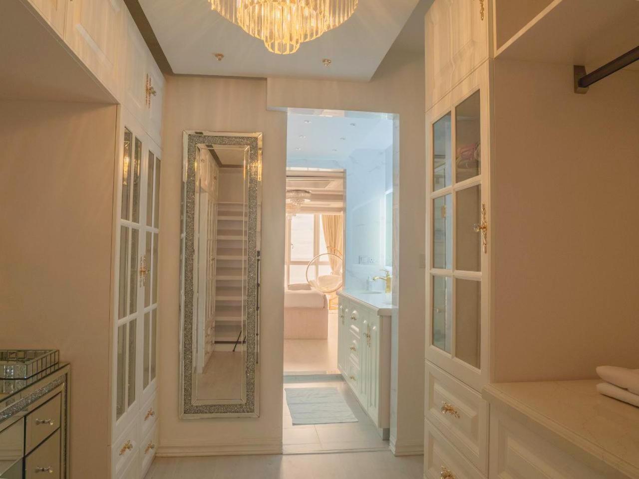 מאלה Beachfront Seaview Apartment מראה חיצוני תמונה